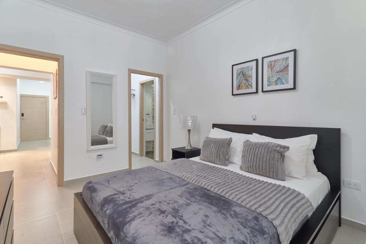 Dom. Rep. Exclusive 2 Bed Apt. Evaristo Morales Santo Domingo Kültér fotó